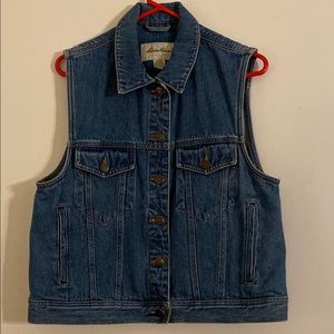 Jean Vest